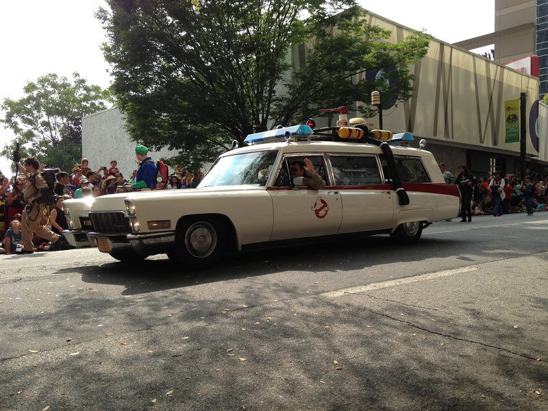 Illustration for article titled Vehicles Of The 2013 DragonCon Parade - Photo Dump